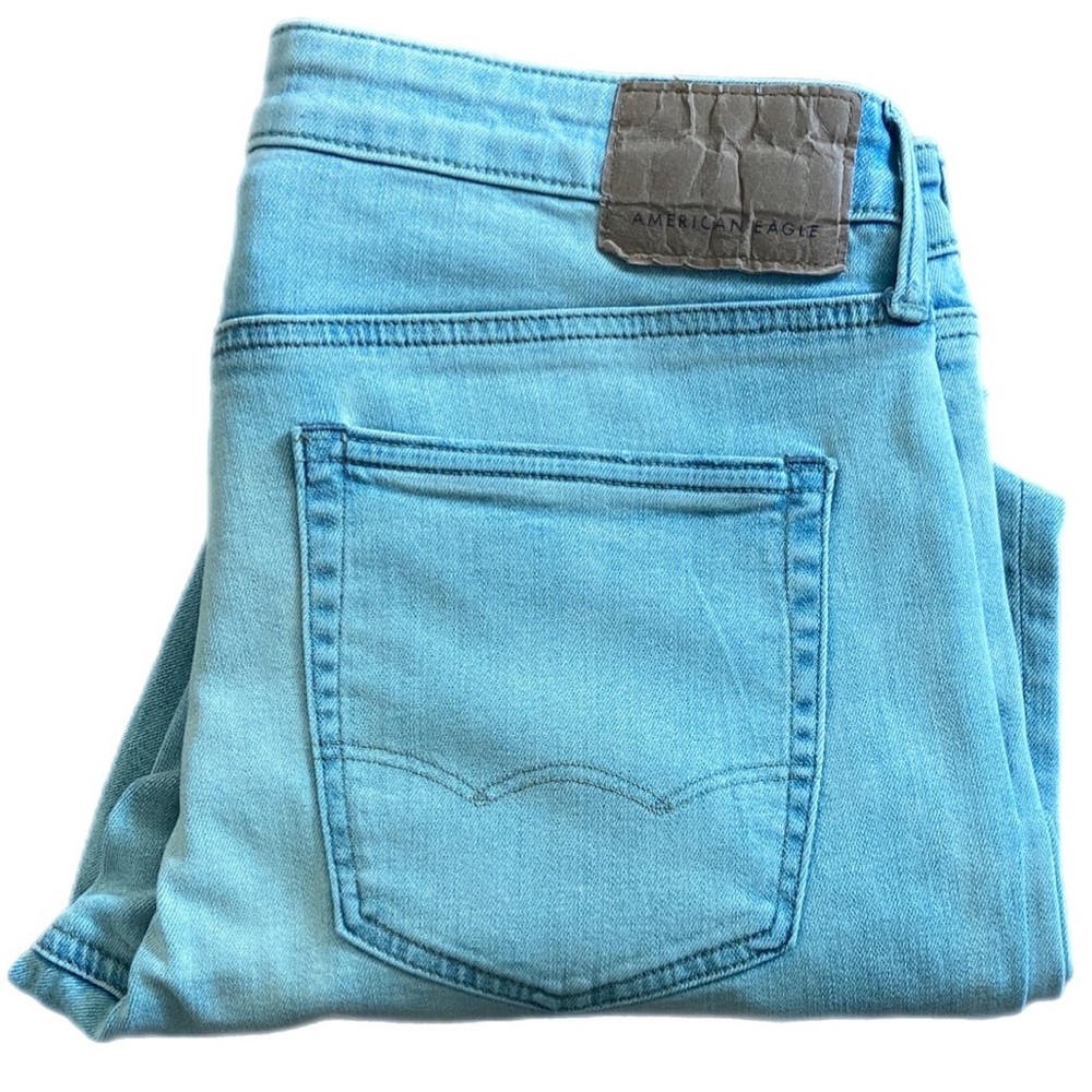 Men’s American Eagle Light Wash Ripped Airflex+ Athletic Jeans 34x30